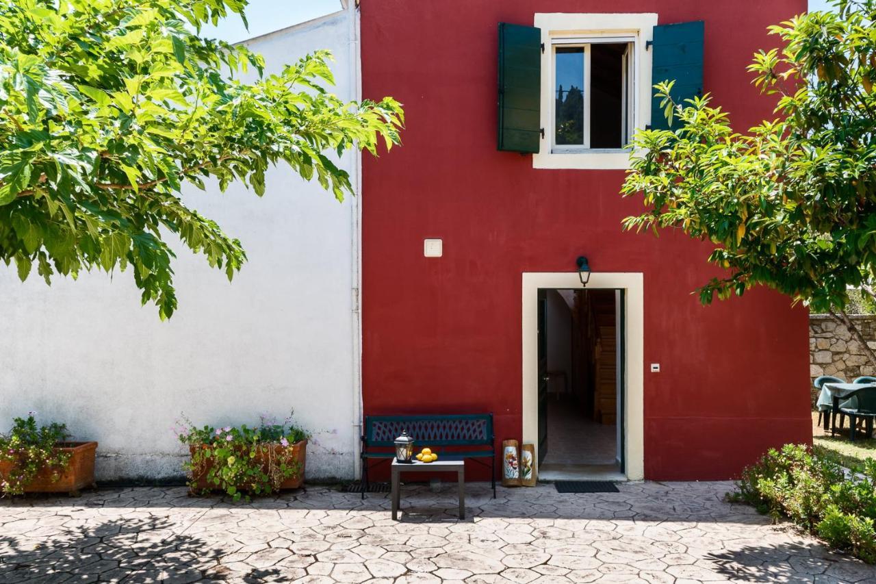 Traditional Rustic Maisonette By Konnect Agios Ioannis Peristerion Exterior foto